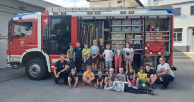 Mladina na obisku pri poklicnih gasilcih 14.6.2023